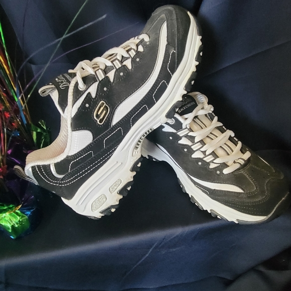 Lady's skechers new - Picture 6 of 6